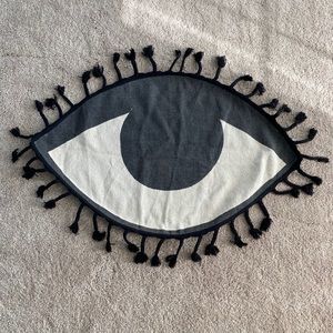 Eye shaped rug